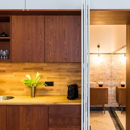 Lovelystay Central Secret Apartment *