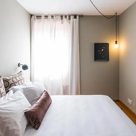 Lovelystay Central Secret Apartment Porto