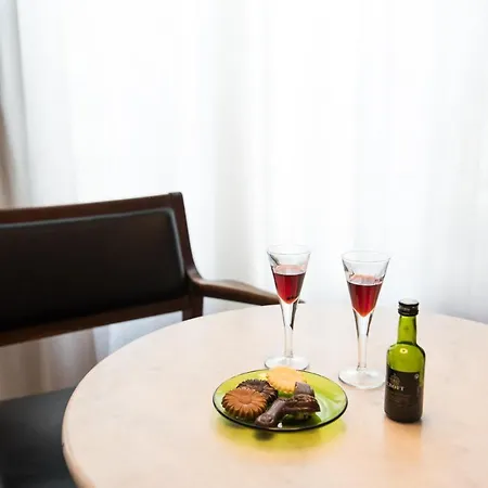 Lovelystay Central Secret Apartment Porto